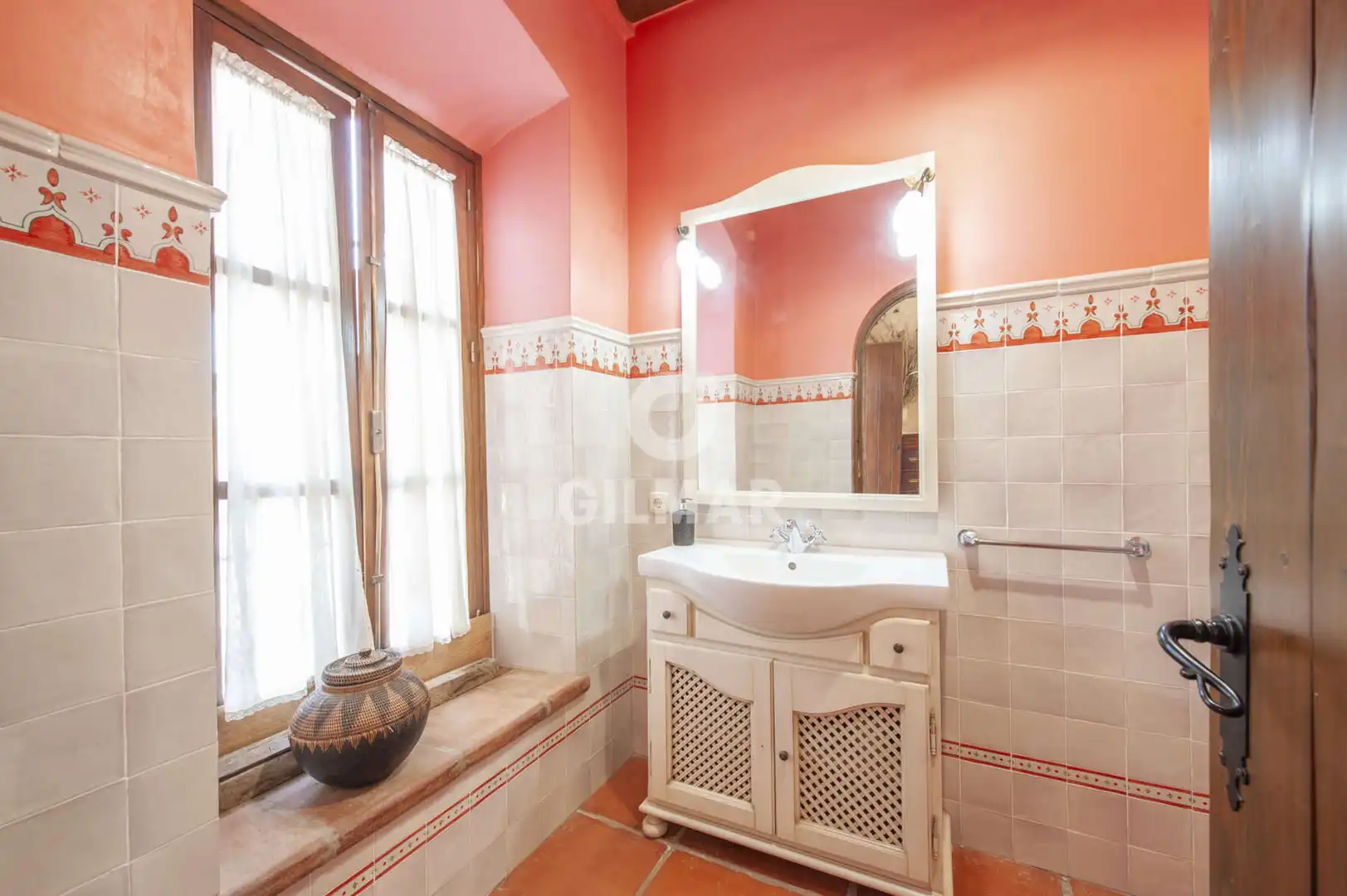 Bathroom of Houses for sale in Alcalá de Guadaira  with Heating, Swimming Pool and Furnished