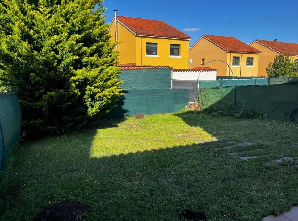 Casa adosada en venda en O Pereiro de Aguiar  amb Calefacció, Jardí privat i Traster