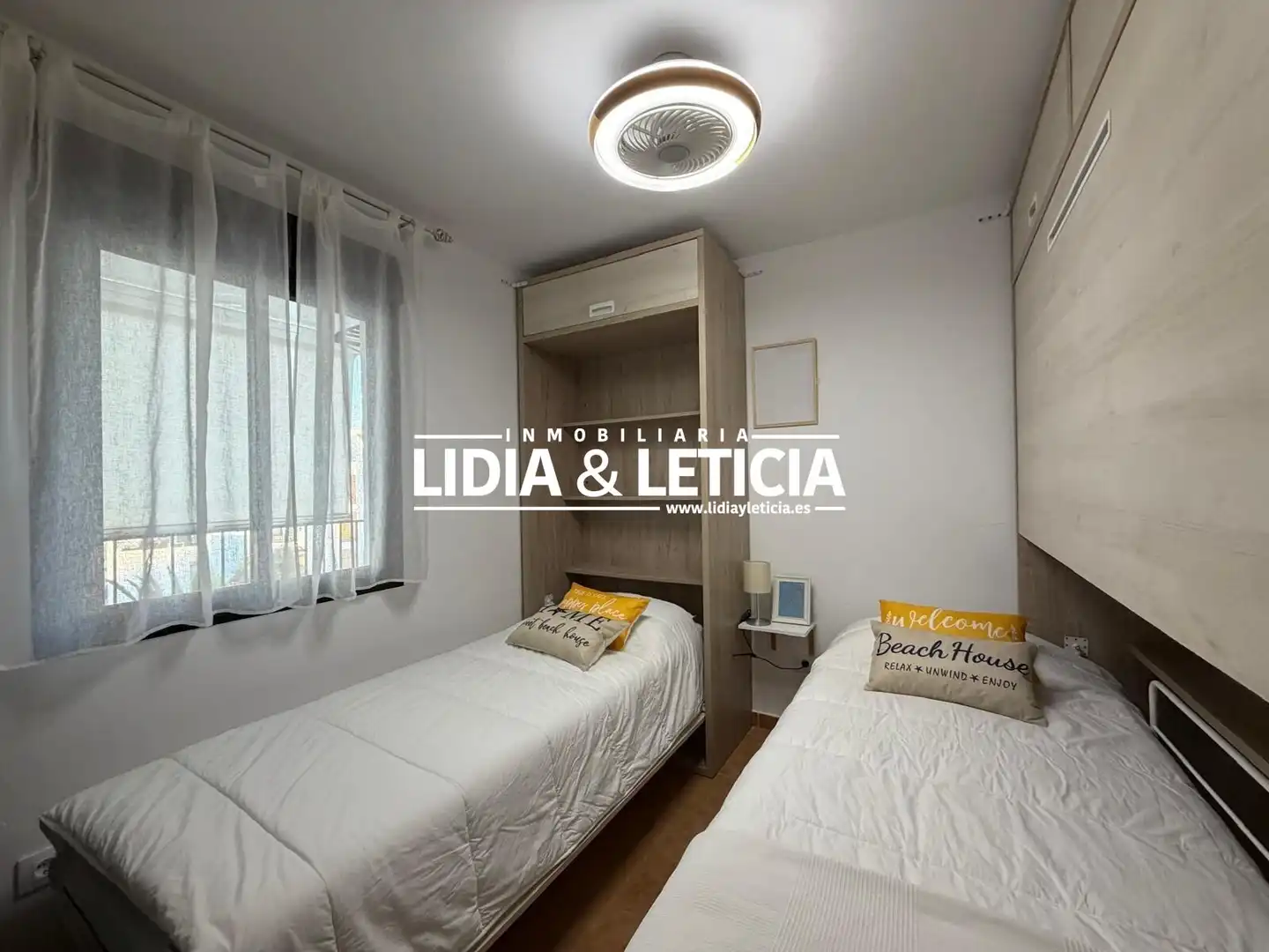 Schlafzimmer von Dachboden zum Verkauf in Zahara de los Atunes mit Privatgarten, Terrasse und Abstellraum
