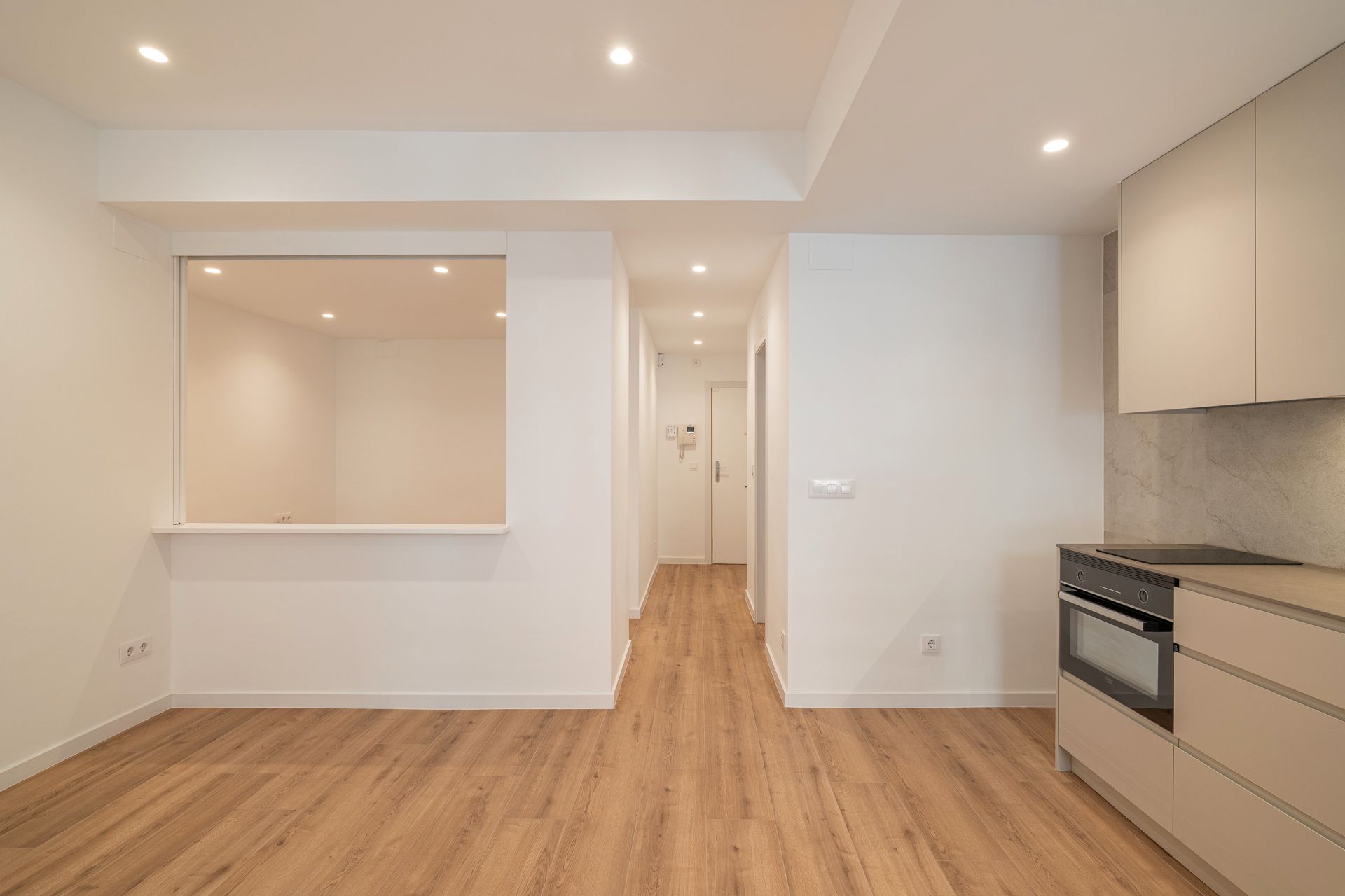 Flat for sale in  Barcelona Capital  with Oven