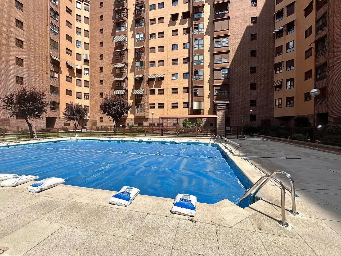 Swimming pool of Flat for sale in Madrid  with Heating, Private garden and Terrace
