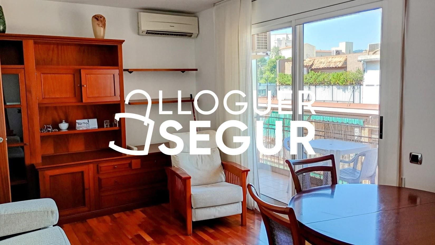 Sala d'estar de Pis de lloguer en Sant Joan Despí amb Aire condicionat, Calefacció i Moblat