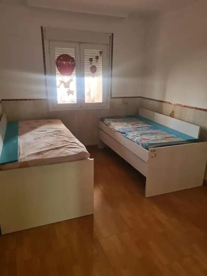 Habitación de Piso en venta en Melilla con Terraza y Piscina comunitaria