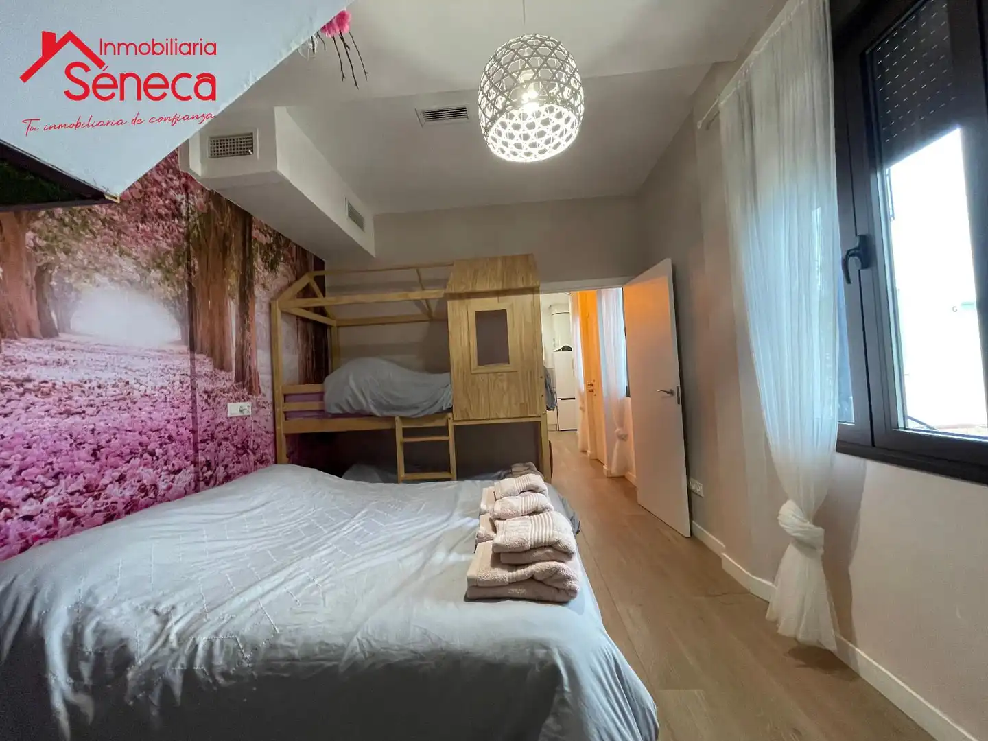 Schlafzimmer von Wohnung zum Verkauf in Córdoba mit Klimaanlage, Heizung und Schwimmbad