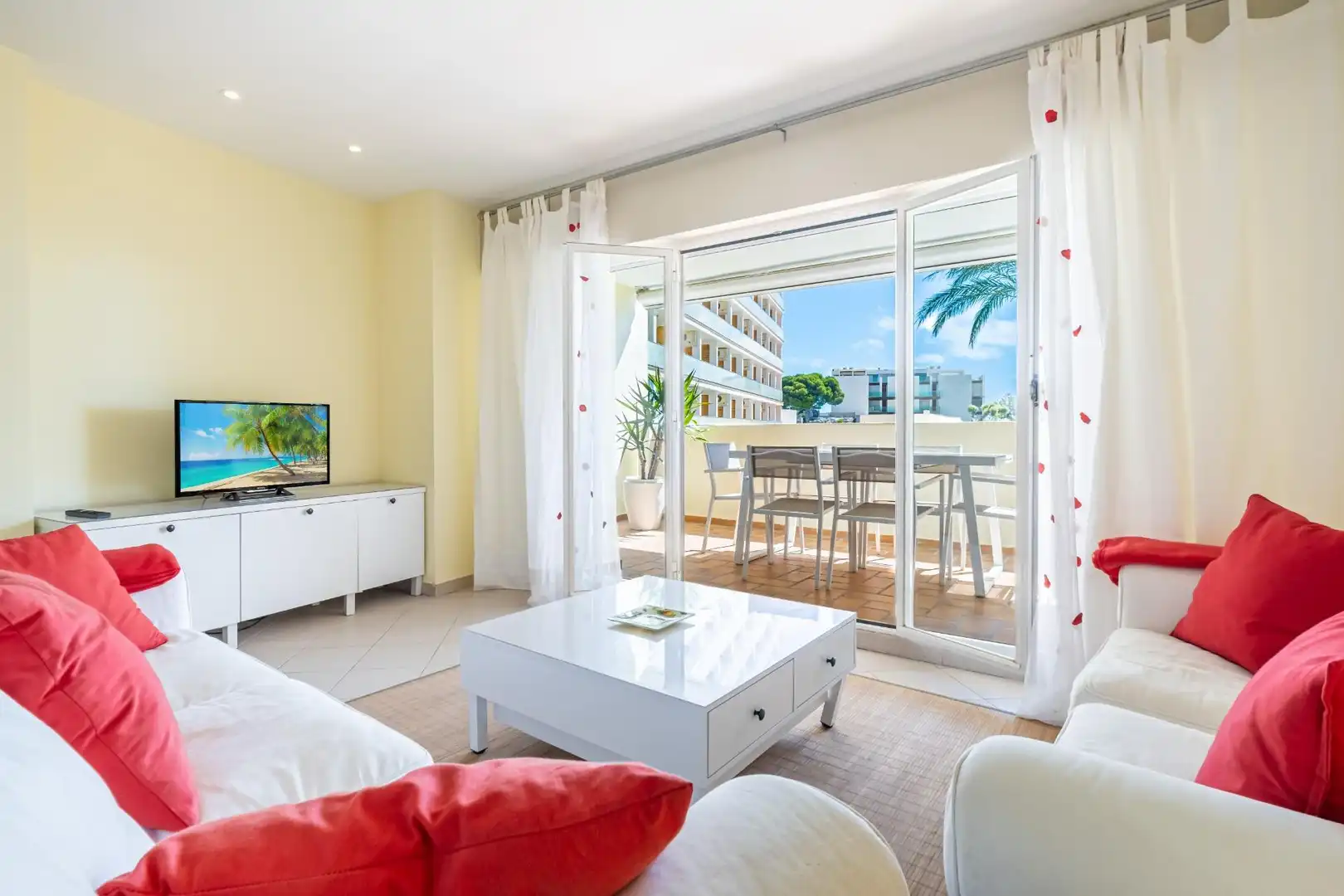 Apartment with pool to rent in Montañar - El Arenal, imagen 3