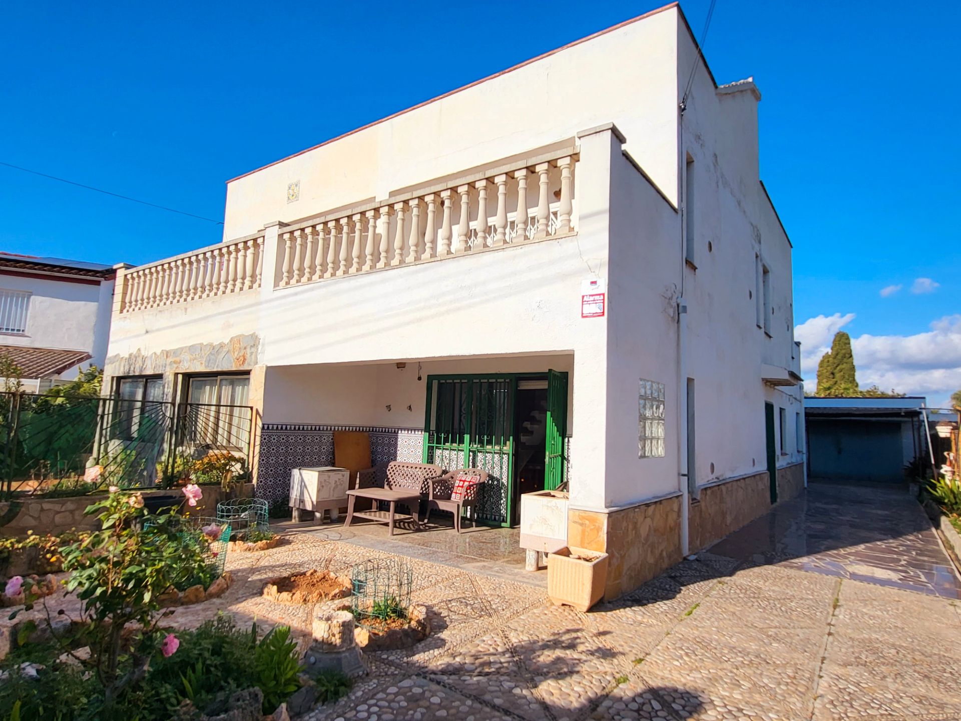 Vista exterior de Casa adosada en venda en Torredembarra amb Calefacció, Jardí privat i Terrassa