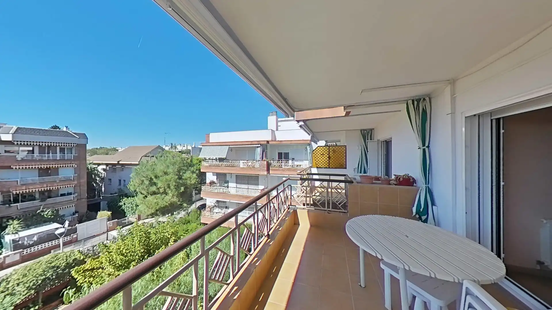 Penthouse with garden for sale in Ribes Roges