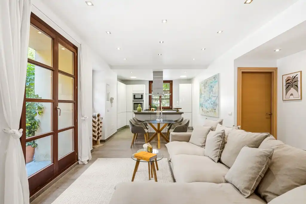Wohnzimmer von Erdgeschoss zum Verkauf in  Palma de Mallorca mit Klimaanlage, Heizung und Parkett
