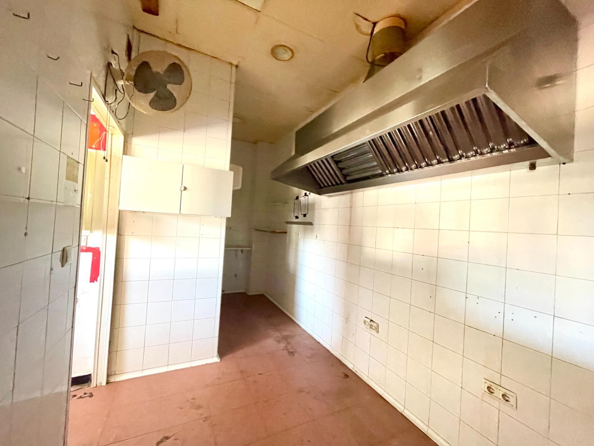 Cocina de Local en venta en Jerez de la Frontera