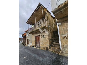 Casa rústica amb jardí en venda a Nogueira de Ramuín