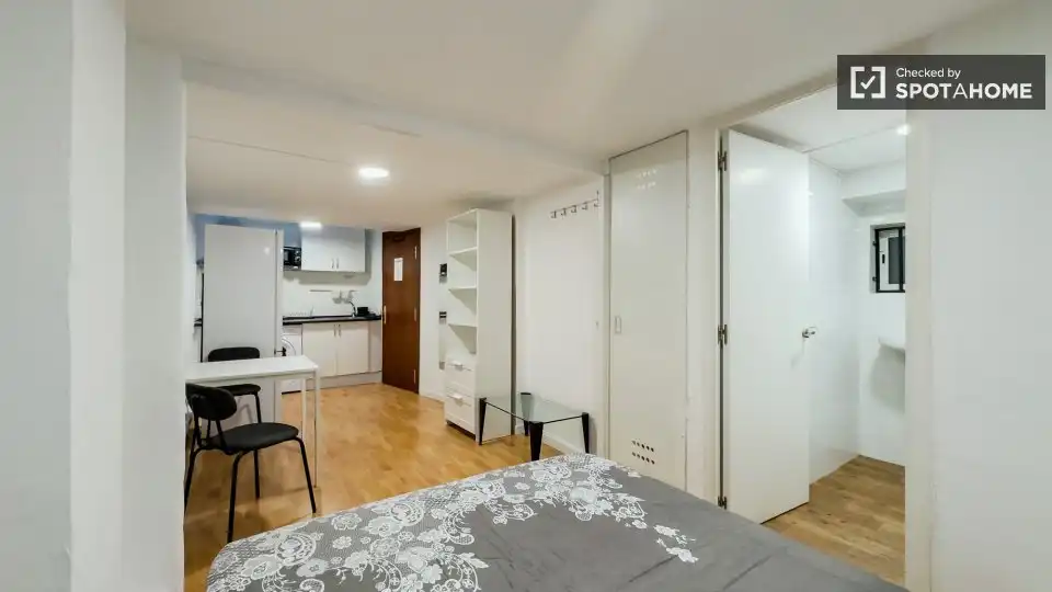 Piso de alquiler en Barcelona con Aire acondicionado, Calefacción y Amueblado