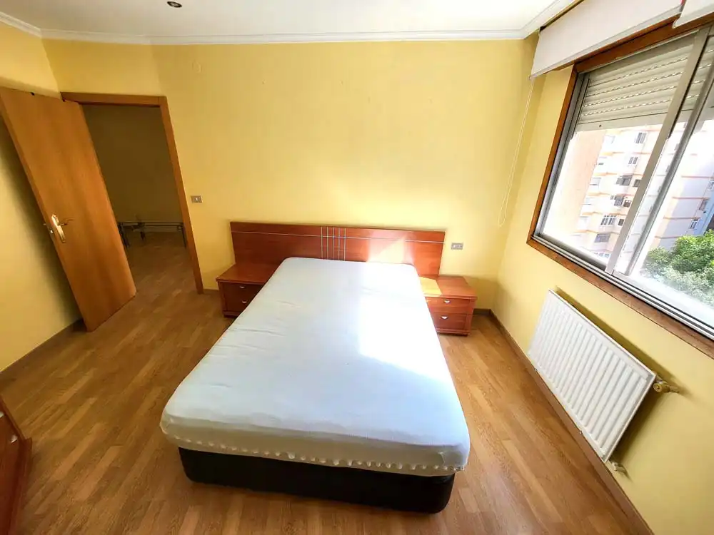 Habitación de Piso de alquiler en Vigo  con Calefacción, Trastero y Amueblado