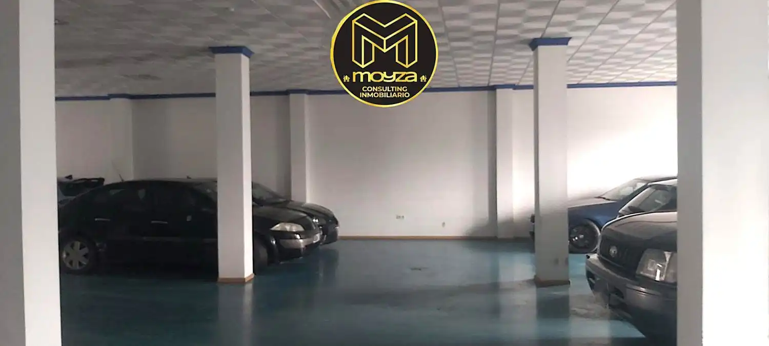 Aparcament de Local en venda en Valdepeñas de Jaén