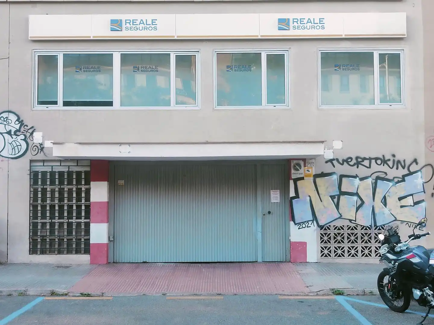 Außenansicht von Garage zur Miete in Cruz de Humilladero