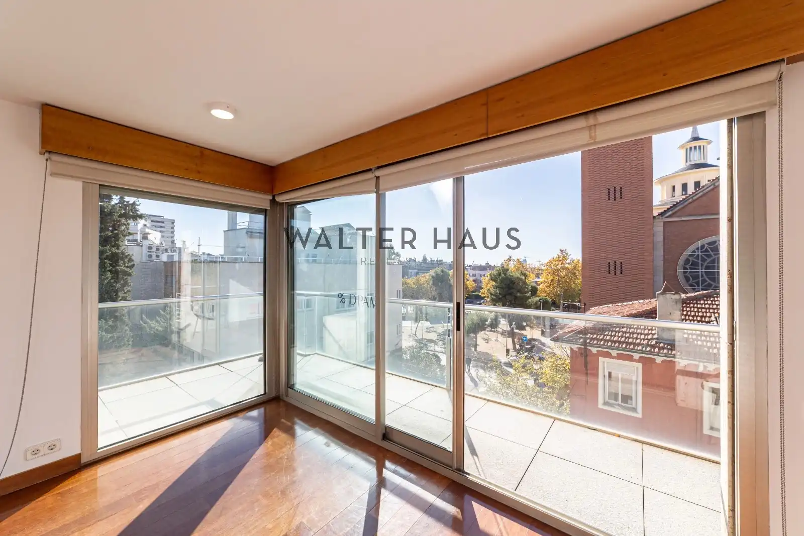 Vista exterior de Piso en venta en Madrid con Aire acondicionado, Calefacción y Jardín privado