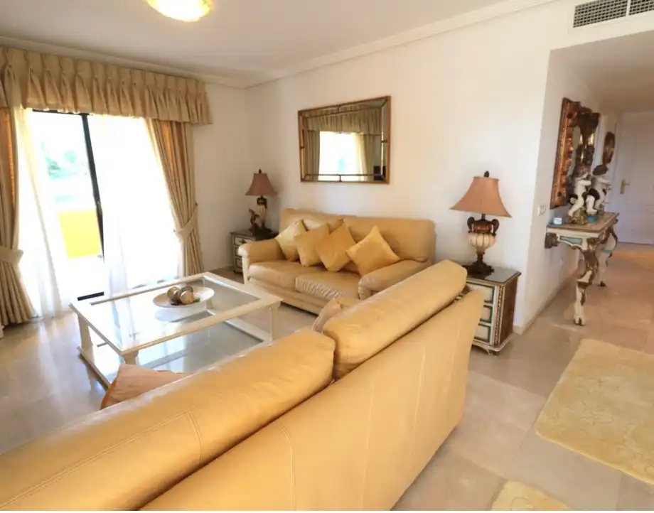 Flat with pool for sale in Selwo, imagen 15