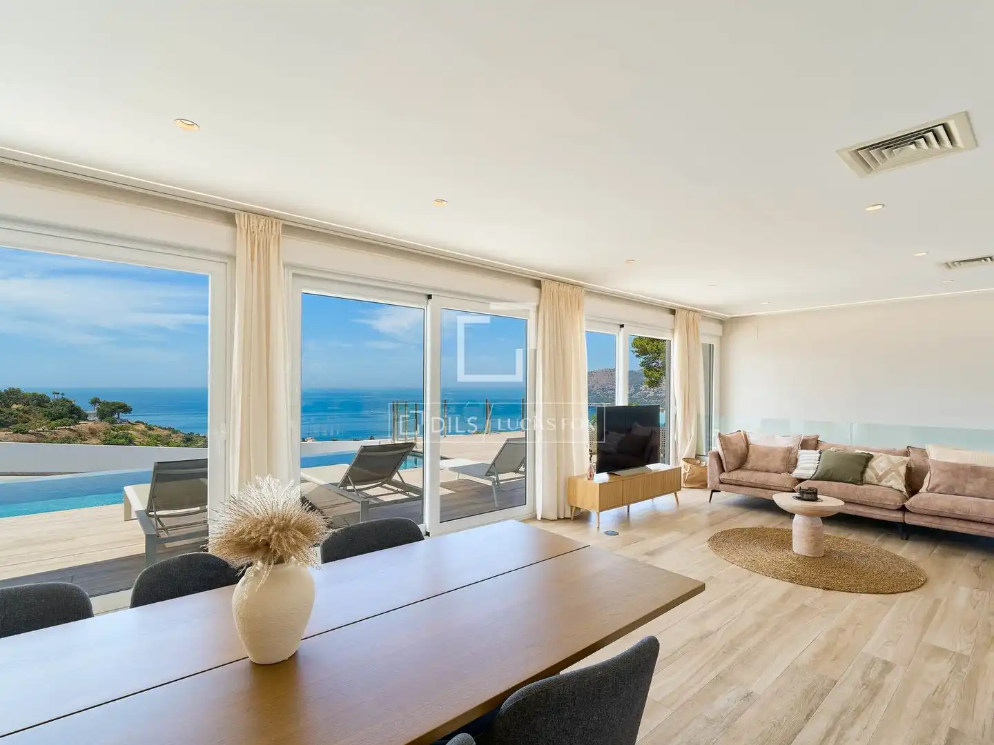 Sala de estar de Casa o chalet en venta en Almuñécar con Aire acondicionado y Terraza