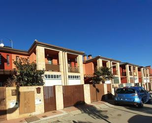 Vista exterior de Casa o xalet en venda en Cigales amb Aire condicionat, Calefacció i Terrassa