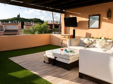 Adosado con piscina en venta en Milla de Oro