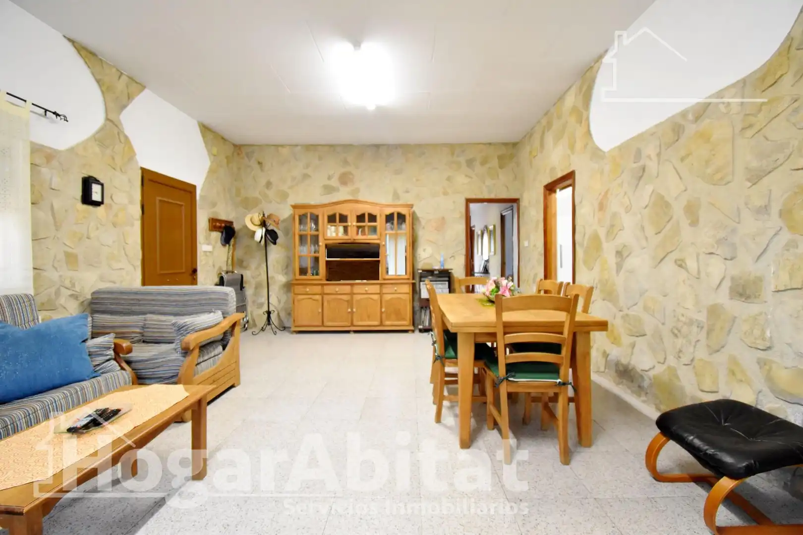 Sala de estar de Casa o chalet en venta en Simat de la Valldigna con Aire acondicionado, Calefacción y Jardín privado