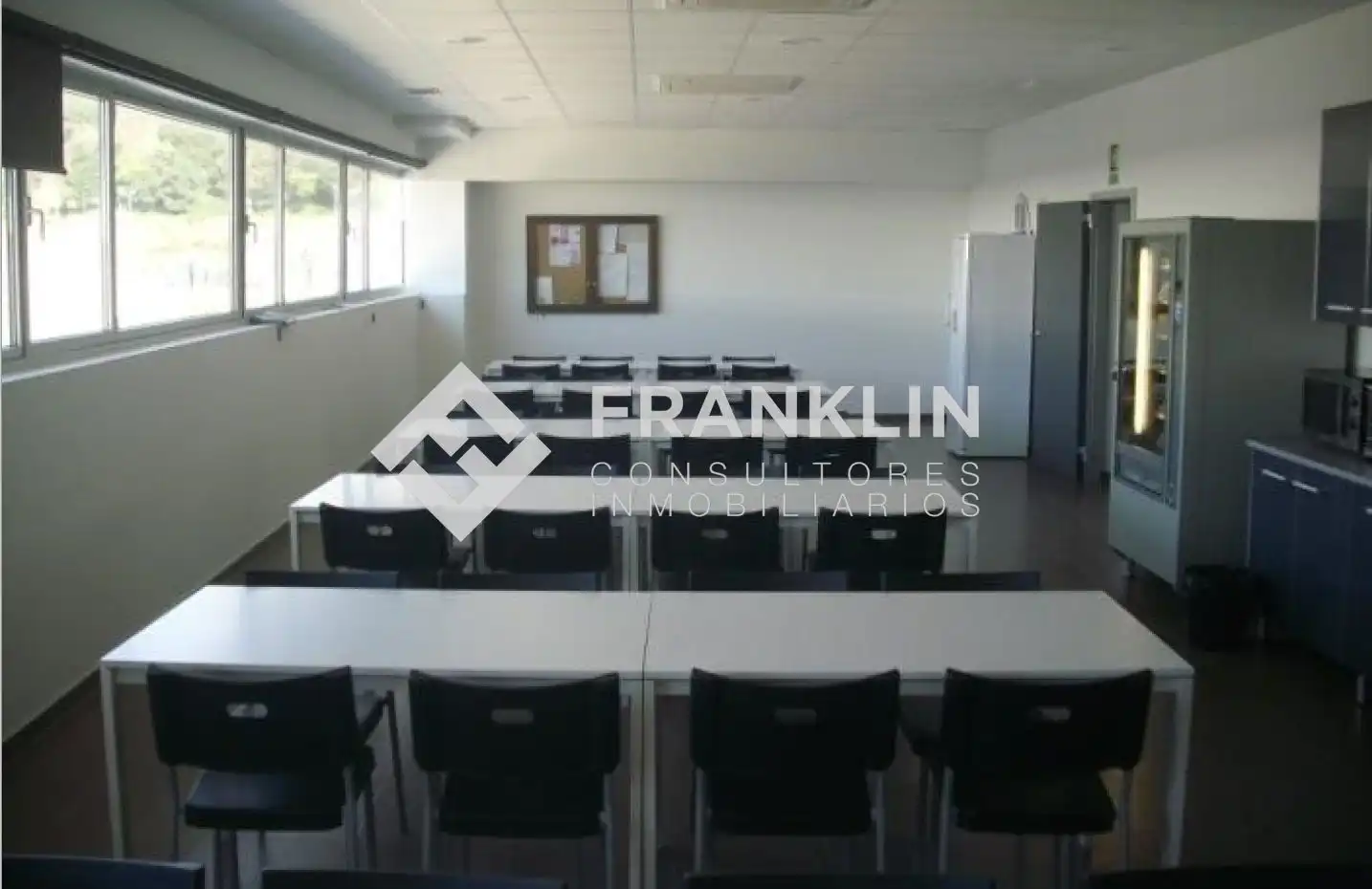 Nau industrial de lloguer a Carrer de la Física 2, imagen 13