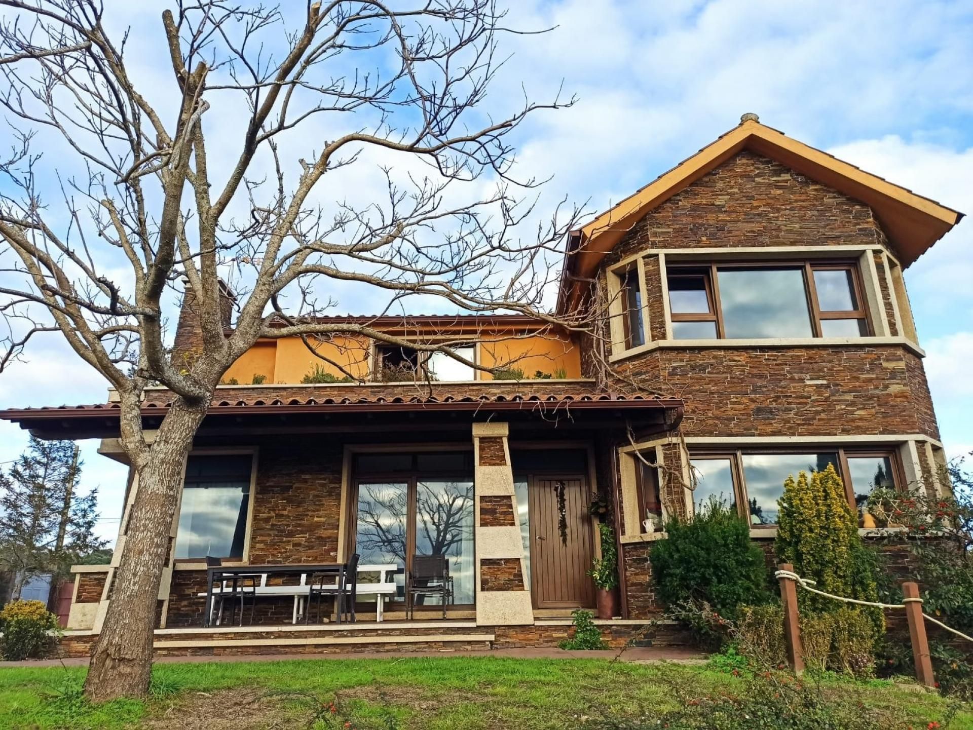 Exterior view of House or chalet for sale in Ribeira  with Heating, Terrace and Balcony