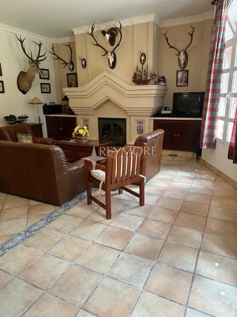 Houses for sale in Poniente-Norte - Miralbaida - Parque Azahara