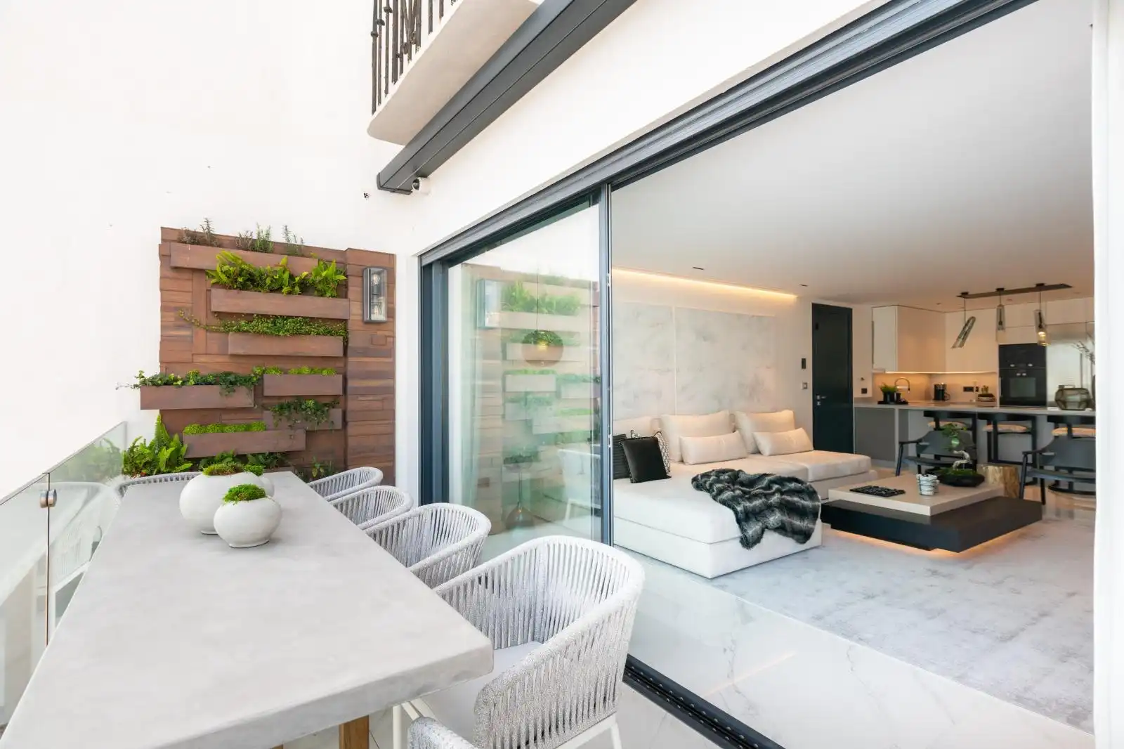 Terrace of Flat for sale in Marbella  with Air Conditioner, Terrace and Oven