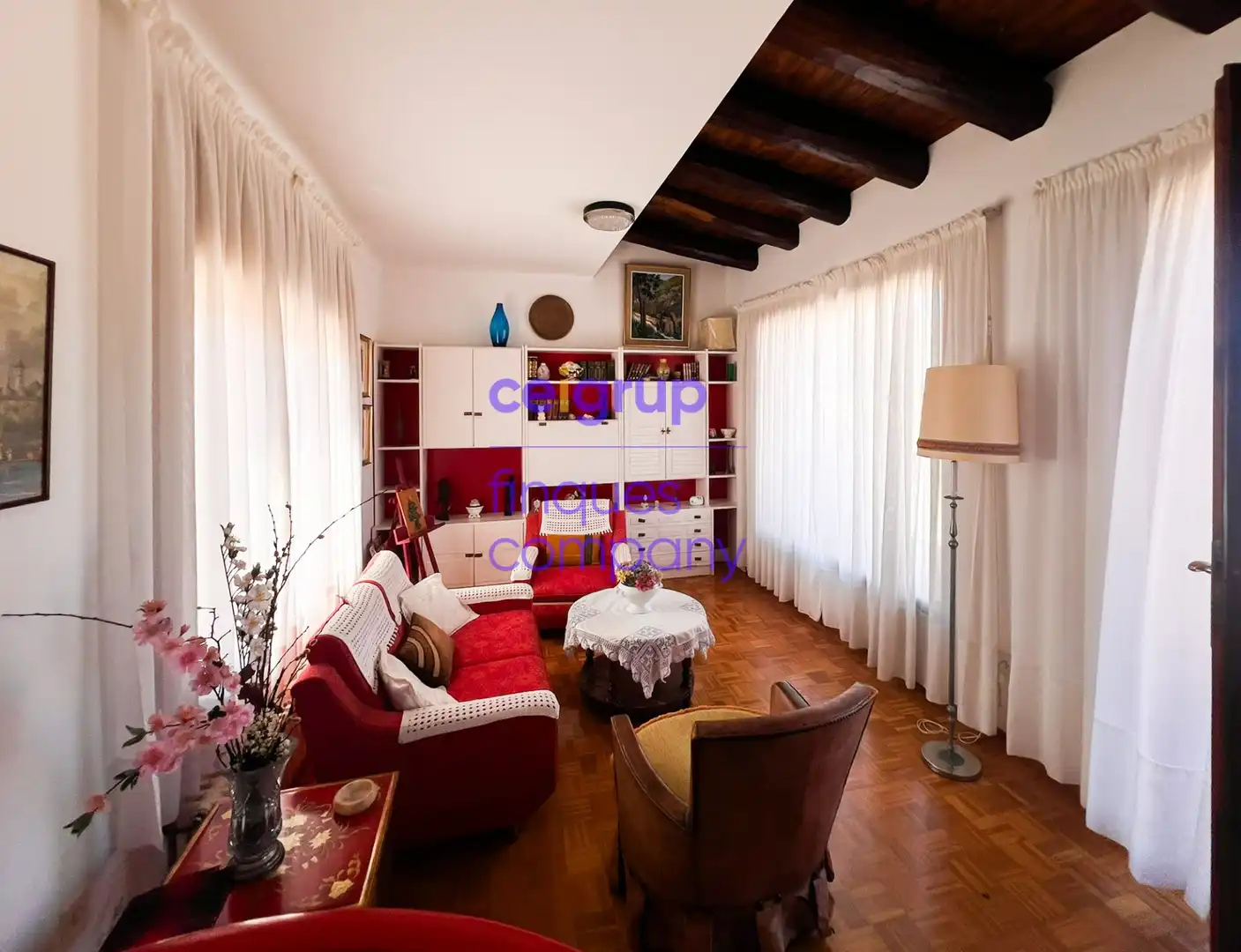 Wohnzimmer von Dachboden zum Verkauf in Portbou mit Terrasse, Abstellraum und Möbliert