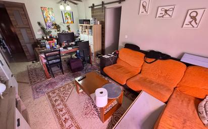 Sala d'estar de Pis en venda en Dos Hermanas amb Aire condicionat, Traster i Piscina comunitària
