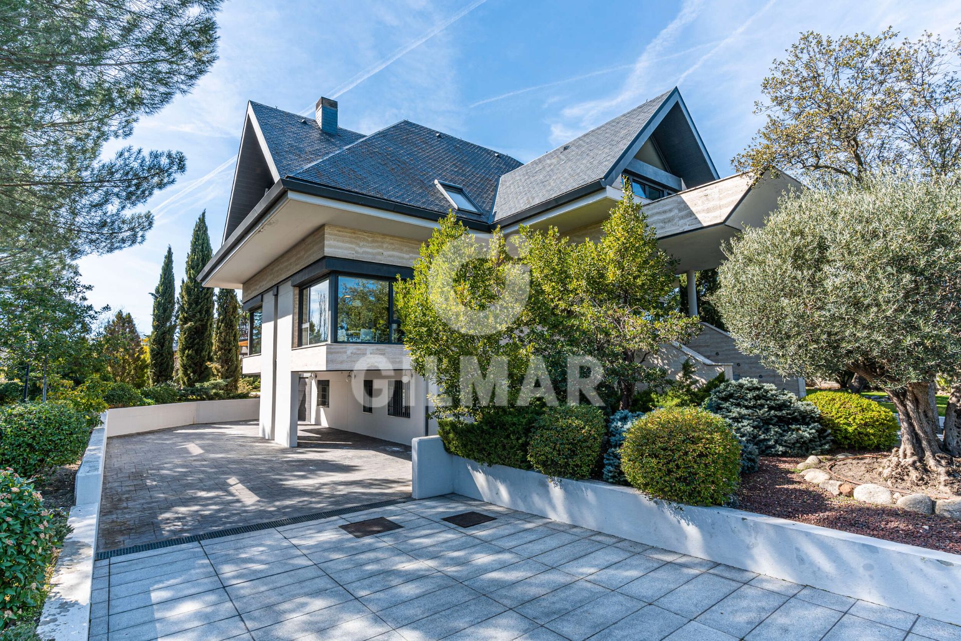 Vista exterior de Casa o chalet en venta en Las Rozas de Madrid con Aire acondicionado, Calefacción y Jardín privado