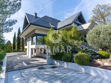 Detached house with pool for sale in Club de Golf