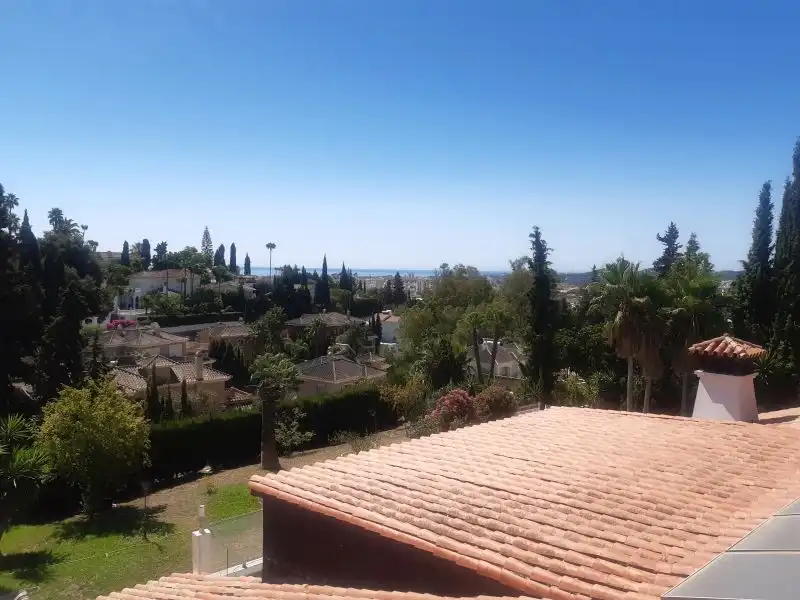Vista exterior de Casa o xalet en venda en Mijas amb Aire condicionat, Jardí privat i Terrassa