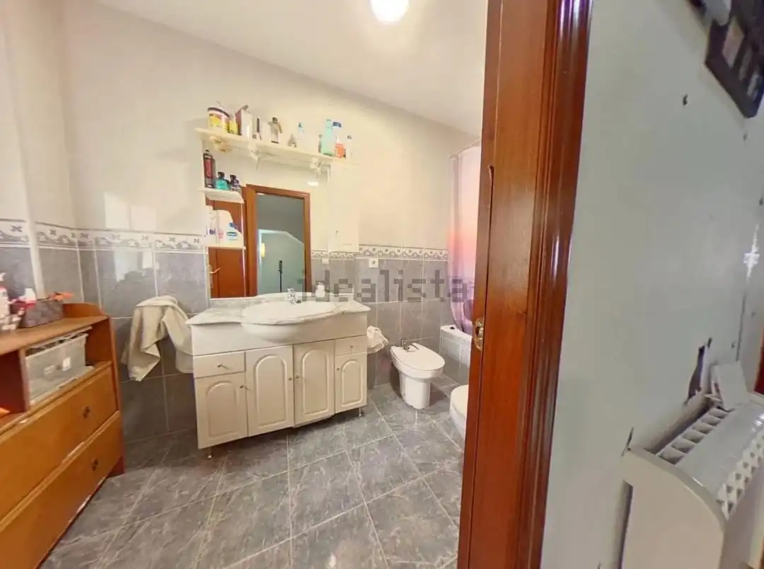 Baño de Casa adosada en venta en Villafranca de Córdoba con Aire acondicionado, Trastero y Horno