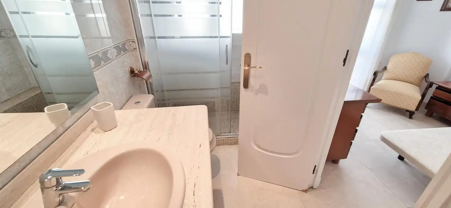 Baño de Casa o chalet en venta en Elche / Elx con Terraza, Trastero y Balcón