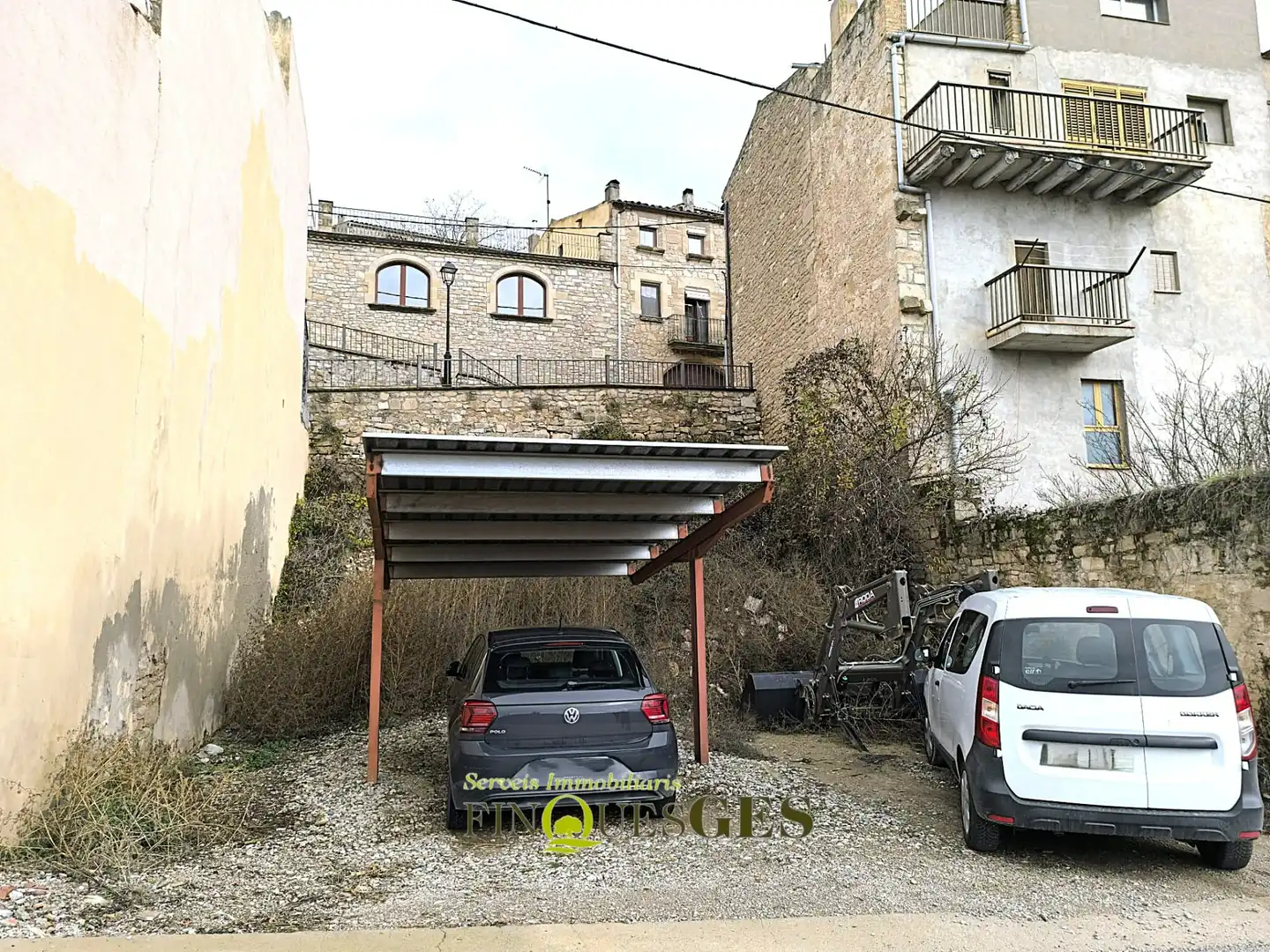 Parking de Casa o chalet en venta en Vallbona de Les Monges con Calefacción, Jardín privado y Terraza