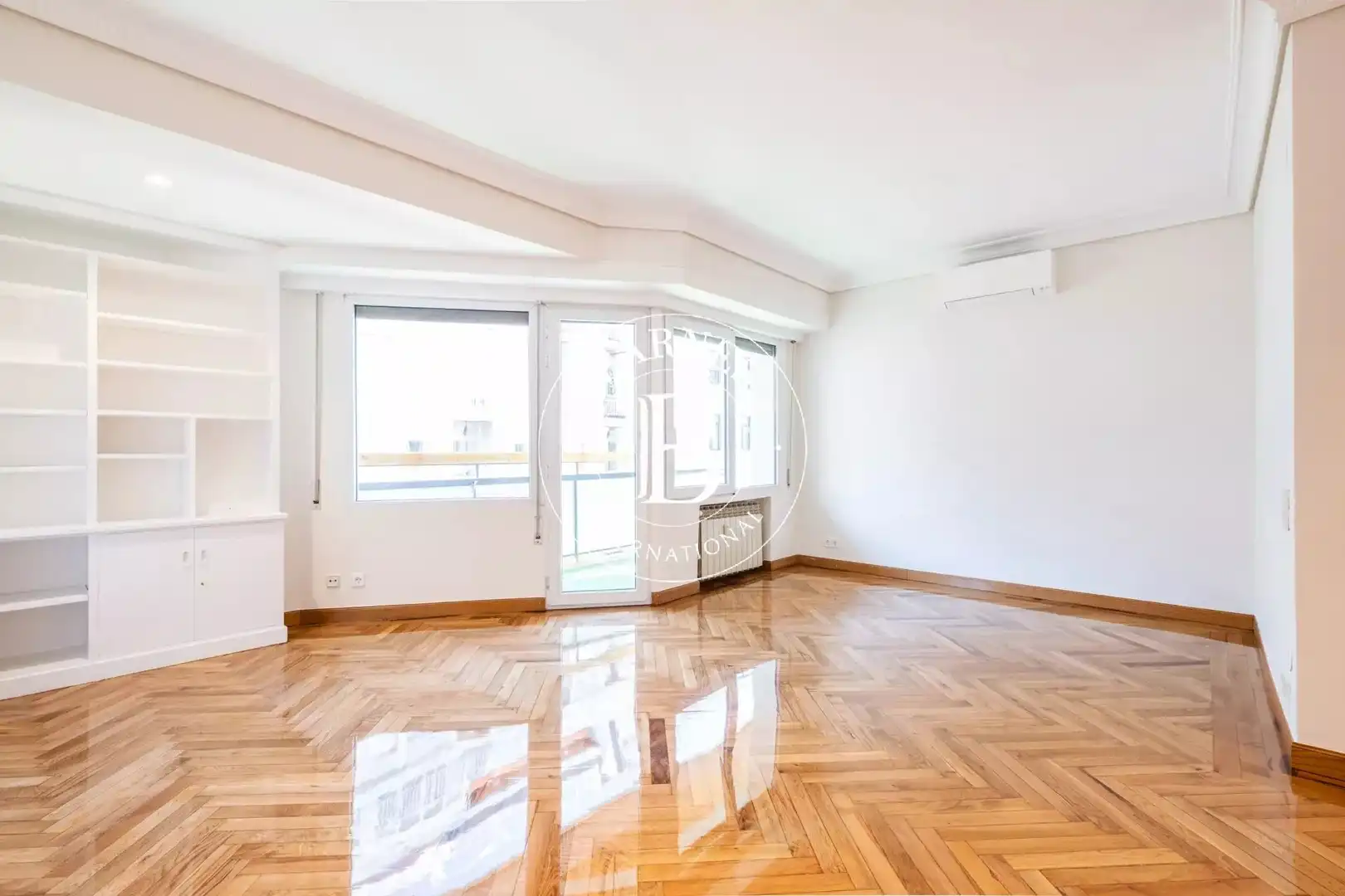 Living room of Flat for rent in Madrid  with Air Conditioner, Heating and Terrace