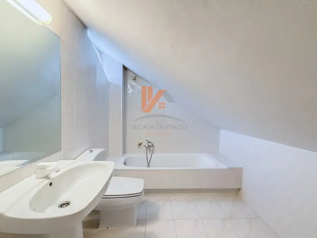 Baño de Casa adosada en venta en Brión con Jardín privado, Terraza y Piscina