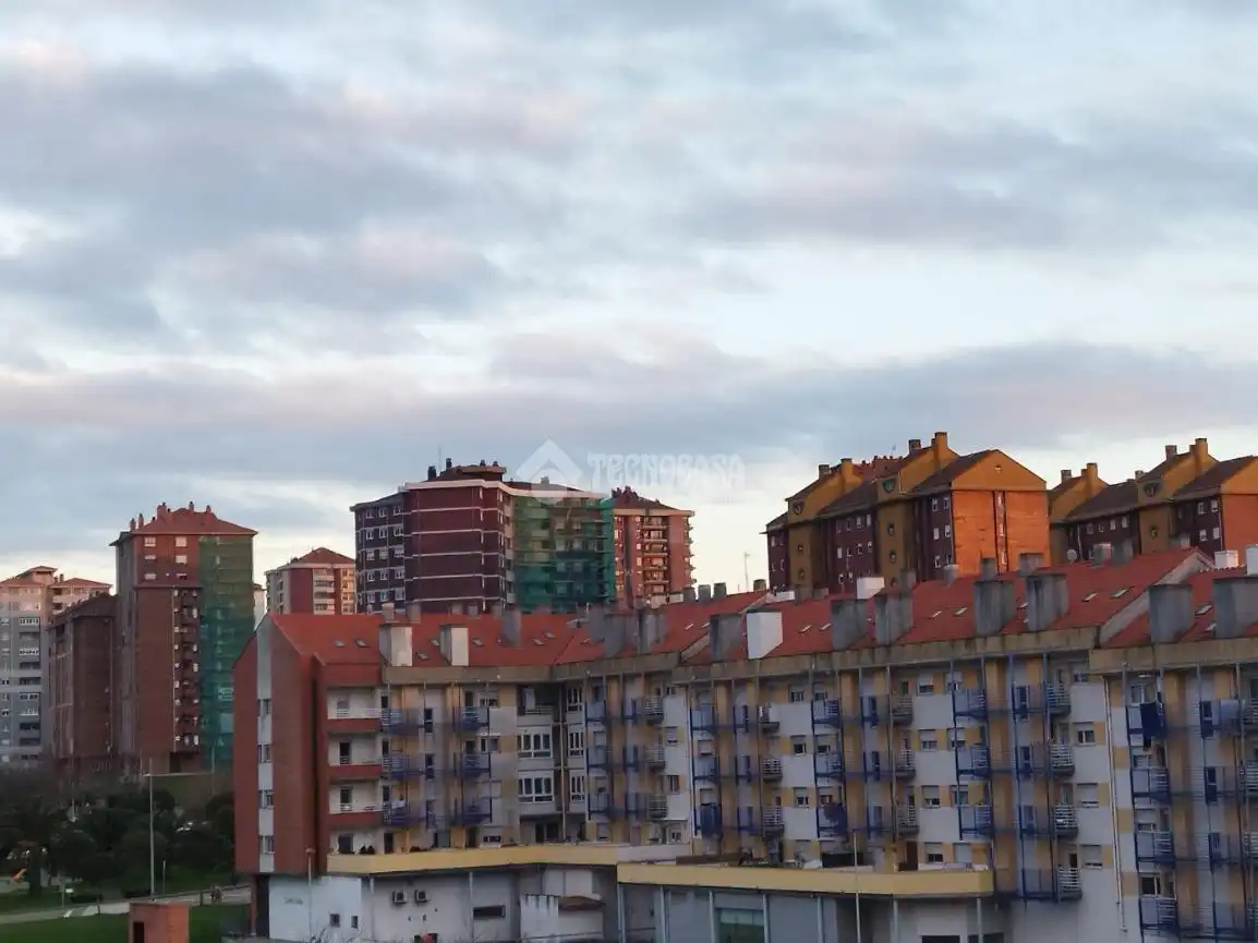 Außenansicht von Geschaftsraum zur Miete in Santander