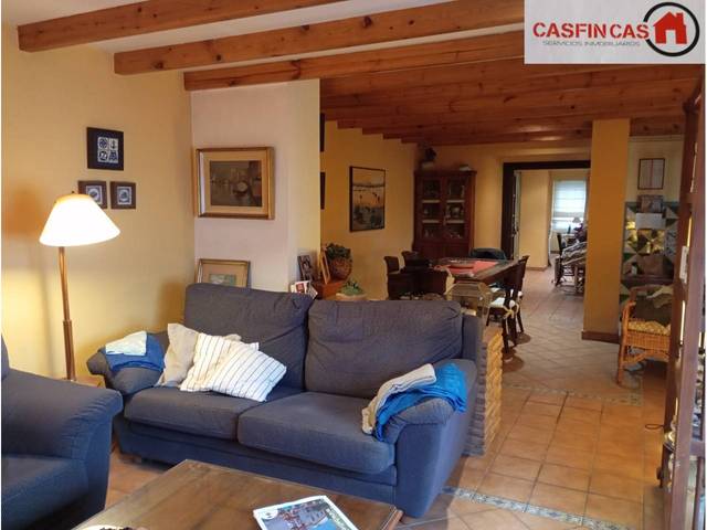 Casa-chalet en Venta en Bellvei