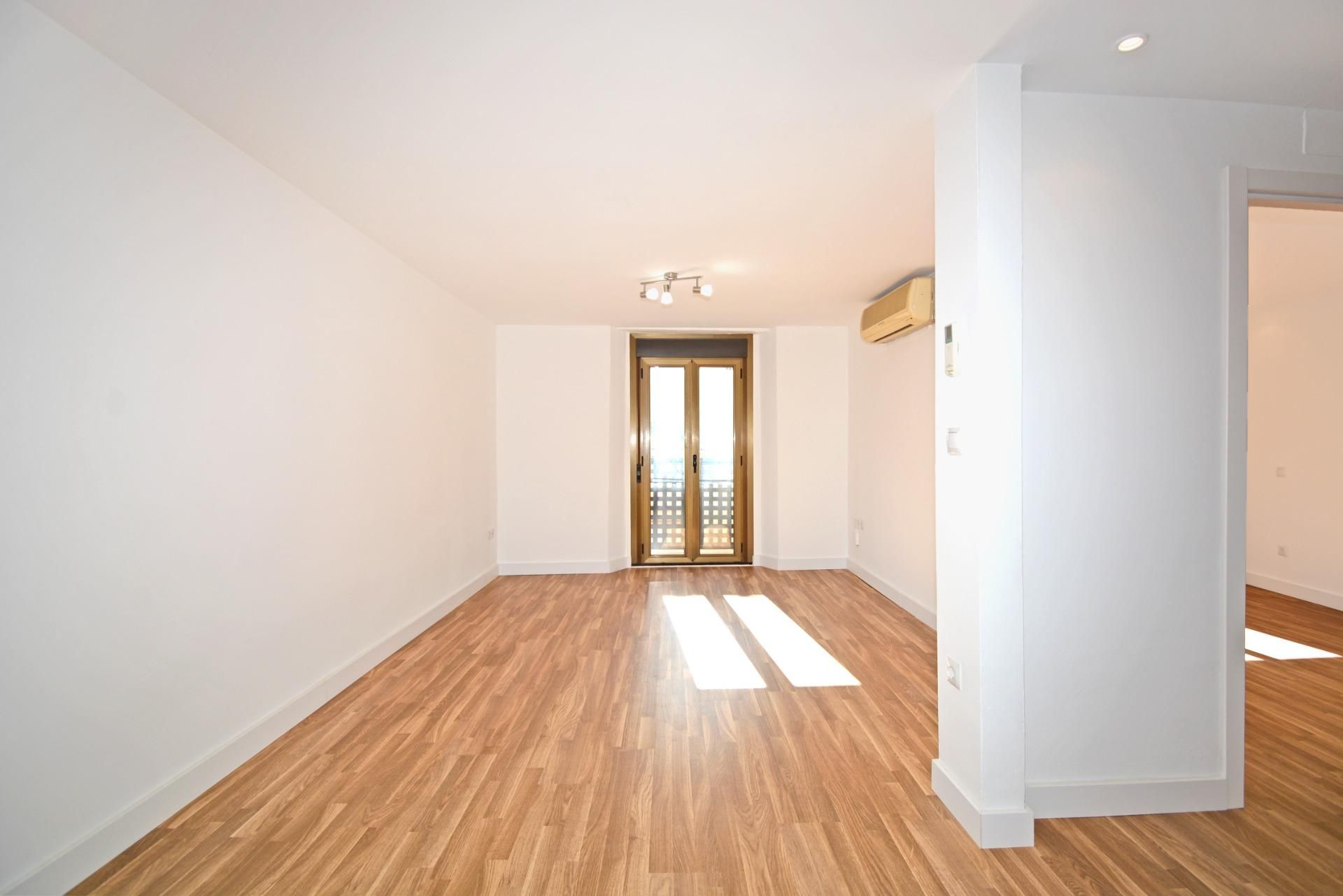 Flat for sale in  Zaragoza Capital  with Air Conditioner, Heating and Balcony