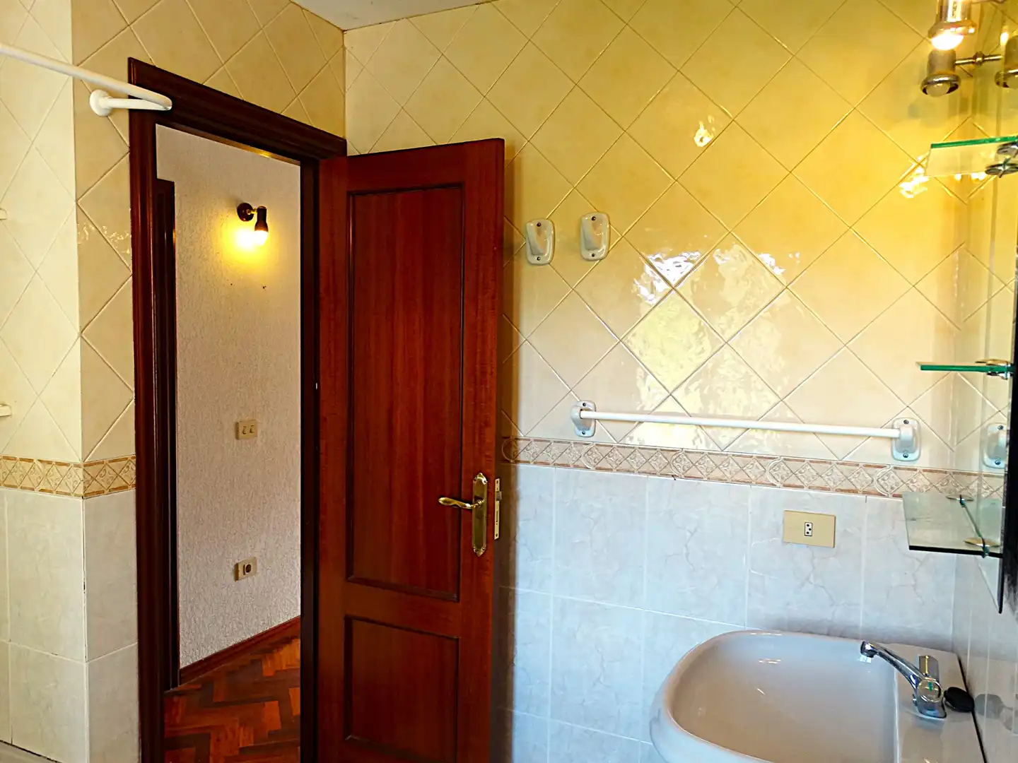 Baño de Casa adosada en venta en Miño con Jardín privado, Parquet y Terraza