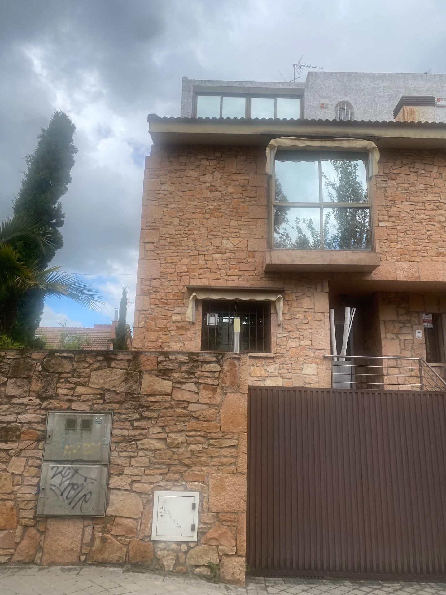 Flat to share in  ISLAS MASCAREÑAS, Peñagrande, Fuencarral - El Pardo