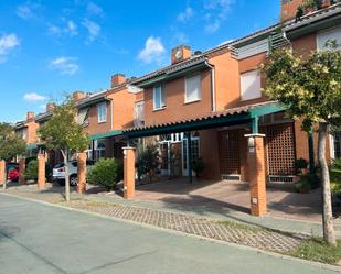 Vista exterior de Casa o xalet en venda en  Madrid Capital amb Aire condicionat, Terrassa i Balcó