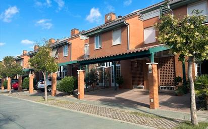 Exterior view of House or chalet for sale in  Madrid Capital  with Air Conditioner, Terrace and Balcony