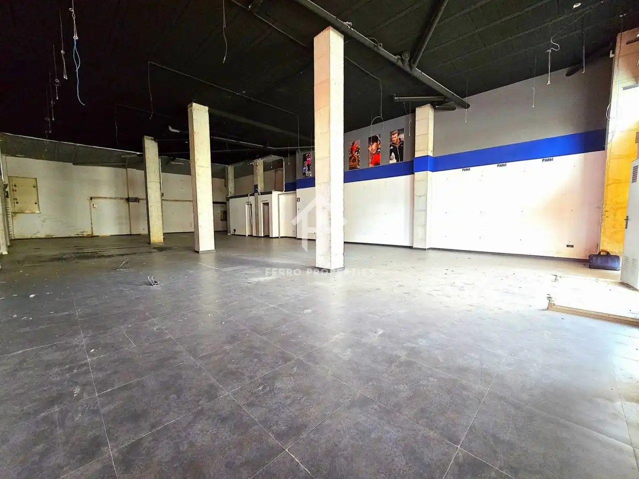 Locale commerciale in affitto a Avenida Rafael Pérez del Álamo 1