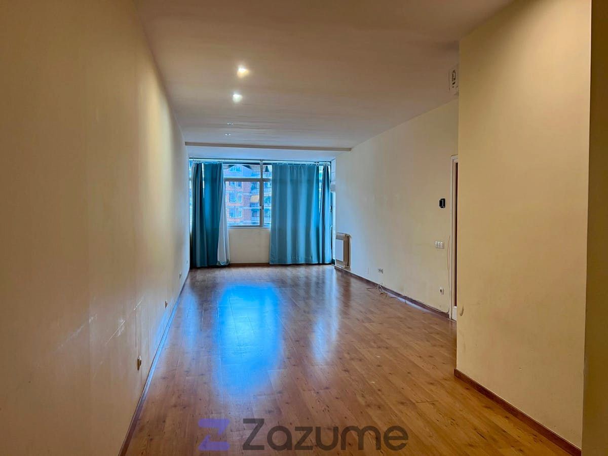 Wohnung zur Miete in  Barcelona Capital mit Klimaanlage, Heizung und Parkett