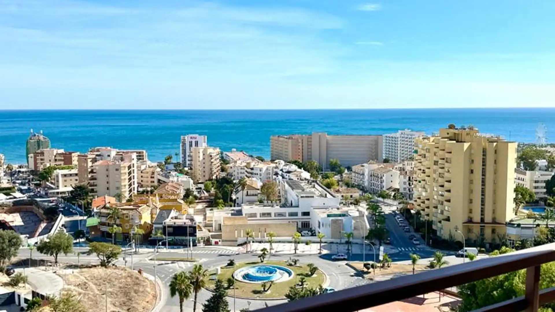 Vista exterior de Apartamento de alquiler en Torremolinos con Terraza, Amueblado y Piscina comunitaria