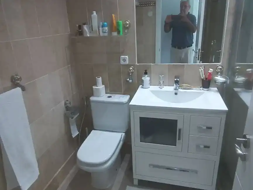 Bany de Pis en venda en Estepona amb Aire condicionat i Piscina