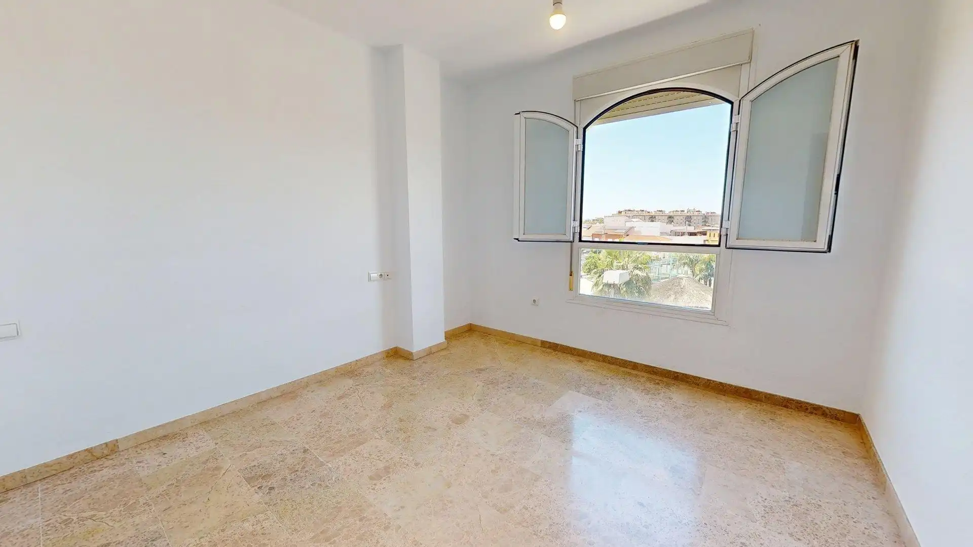 Schlafzimmer von Wohnung zum Verkauf in Córdoba mit Klimaanlage, Heizung und Abstellraum
